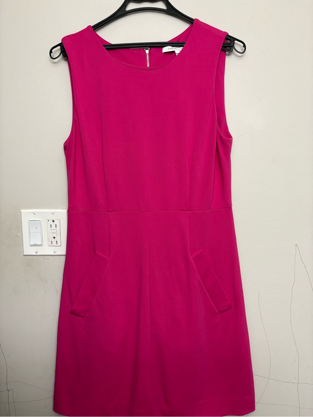 Diane Von Furstenberg Fuchsia Sleeveless Sheath Dress